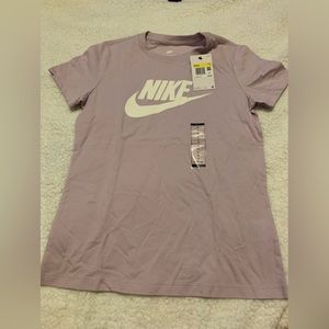 Nike Women’s Tee Shirt Size Small New With Tags NWT
